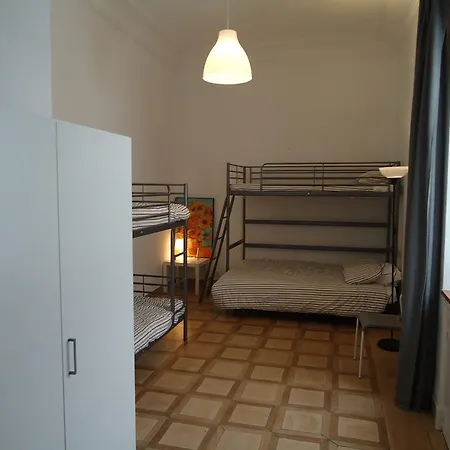Martinez Montanes Guest house *