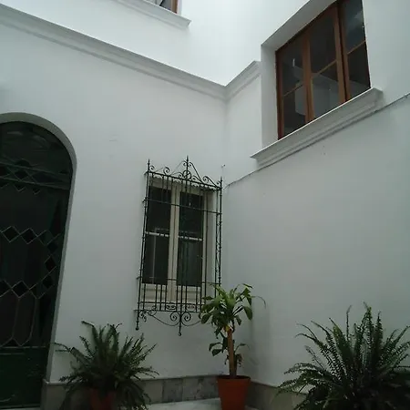 Martinez Montanes Guest house