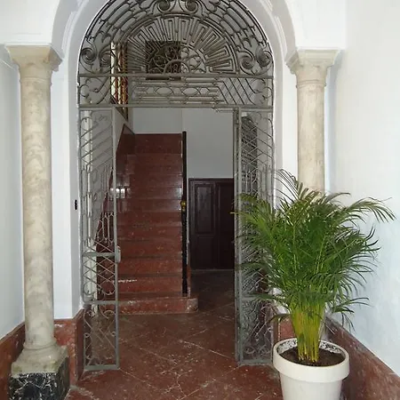 Martinez Montanes Guest house *